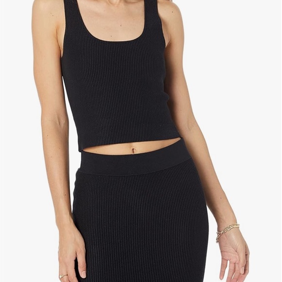 Amazon The Drop - Femi Scoop Neck Ribbed Crop - Picture 2 of 4